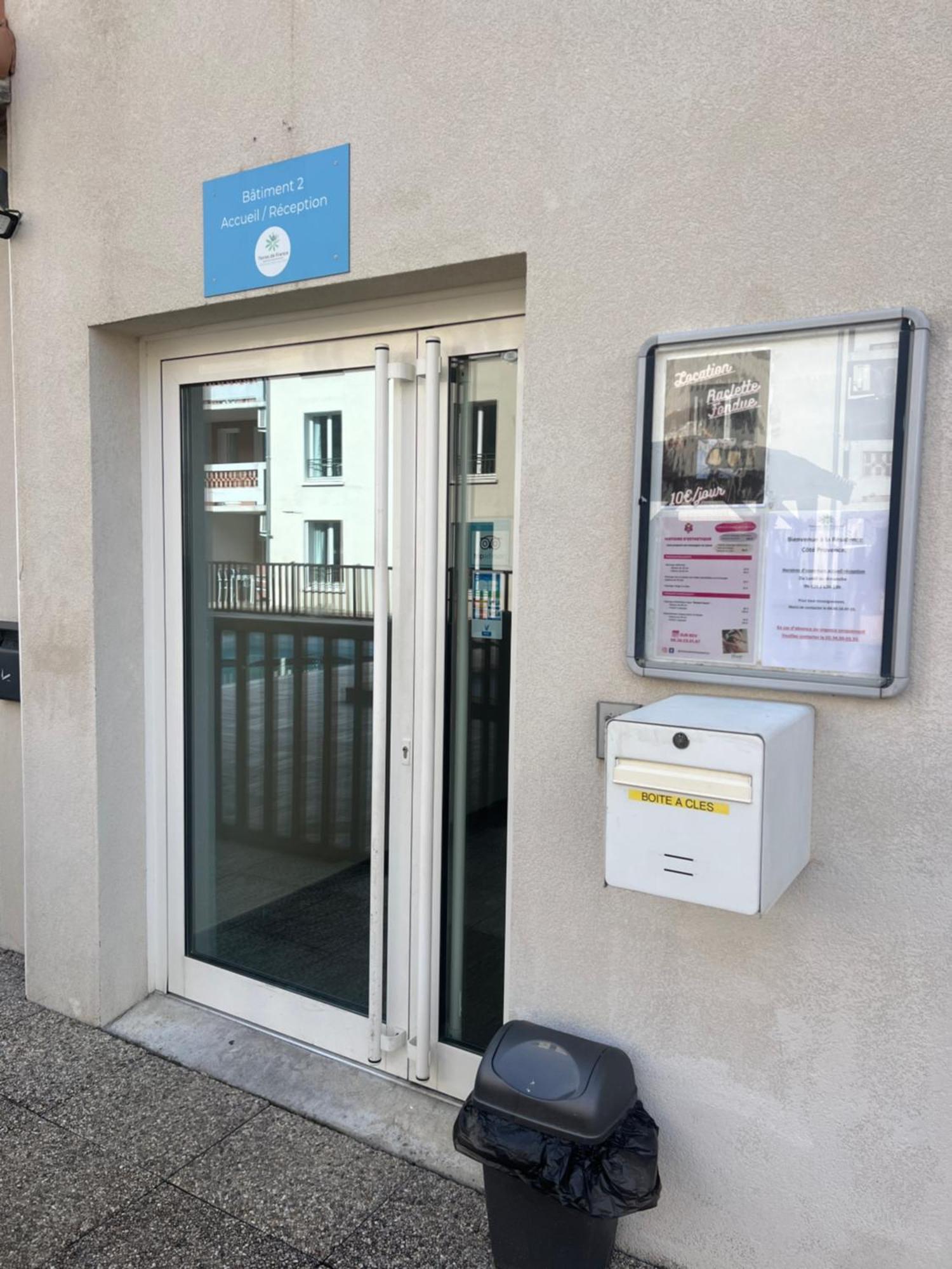 Terres De France - Residence Cote Provence Greoux-les-Bains Bagian luar foto